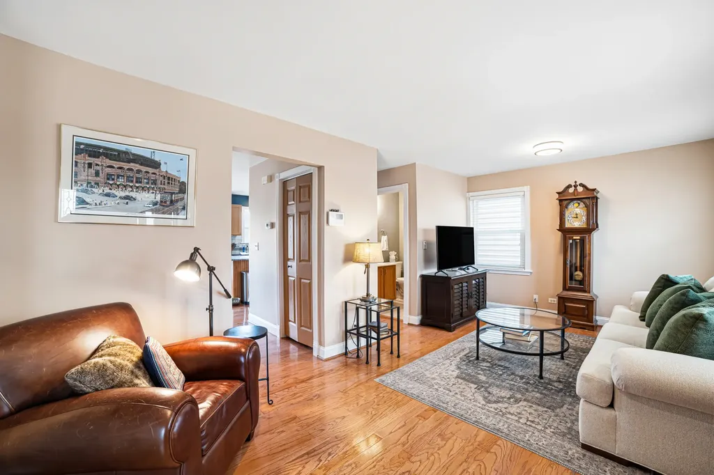 6216 West 60th Street Chicago IL 60638
