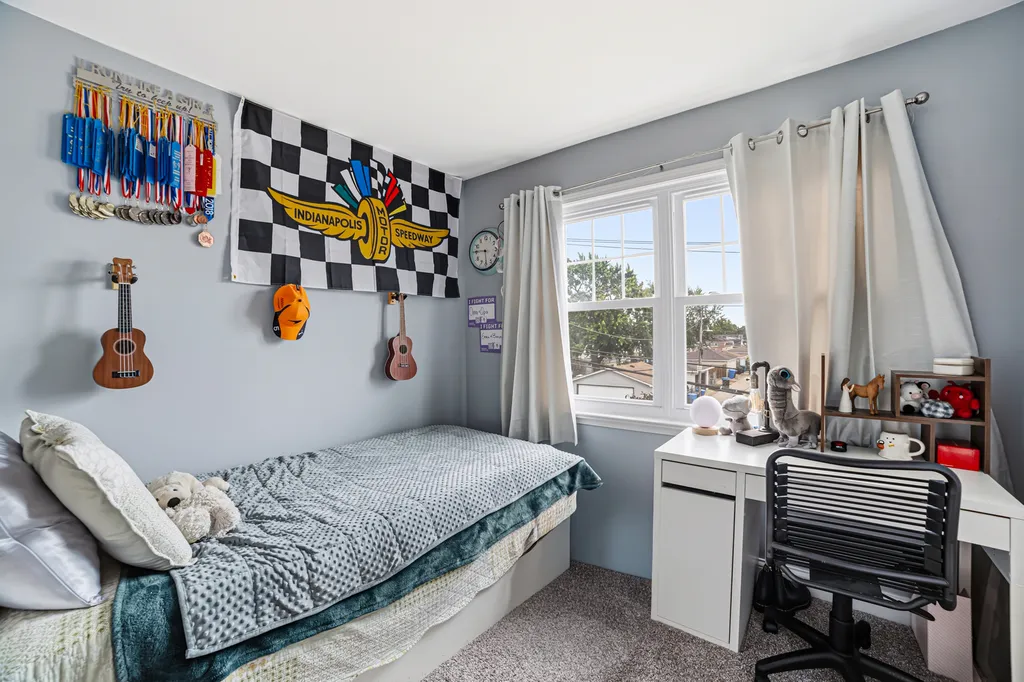 6216 West 60th Street Chicago IL 60638