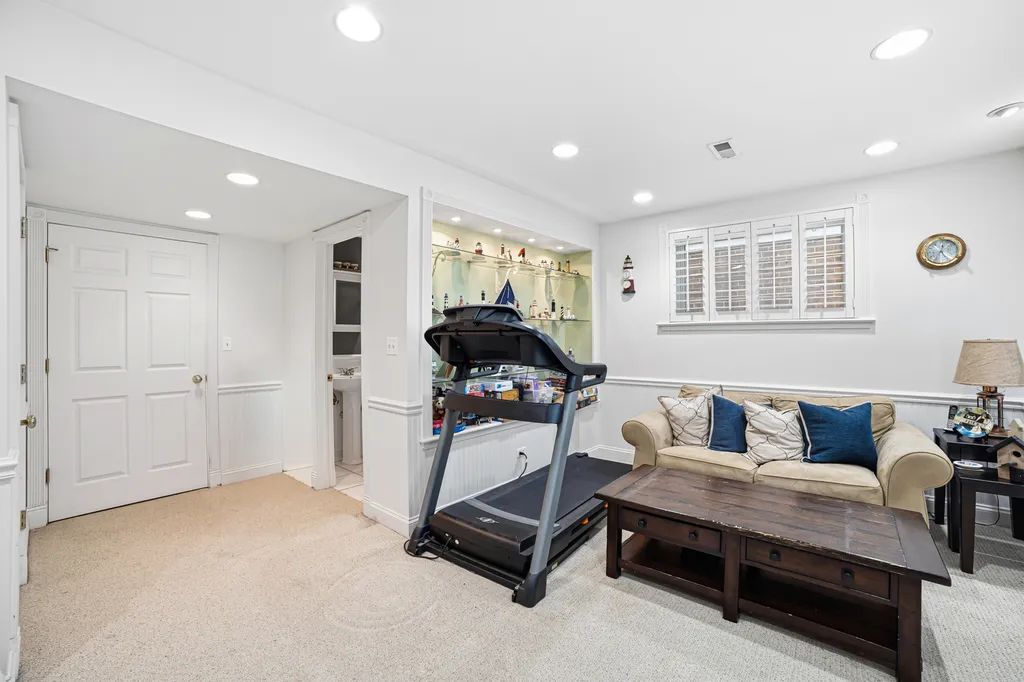 6216 West 60th Street Chicago IL 60638