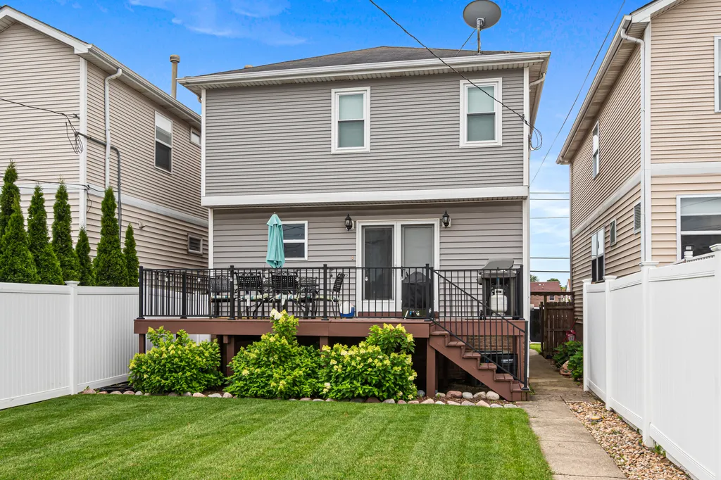 6216 West 60th Street Chicago IL 60638