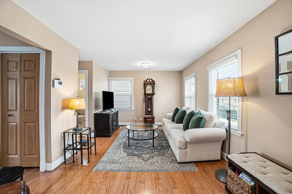 6216 West 60th Street Chicago IL 60638