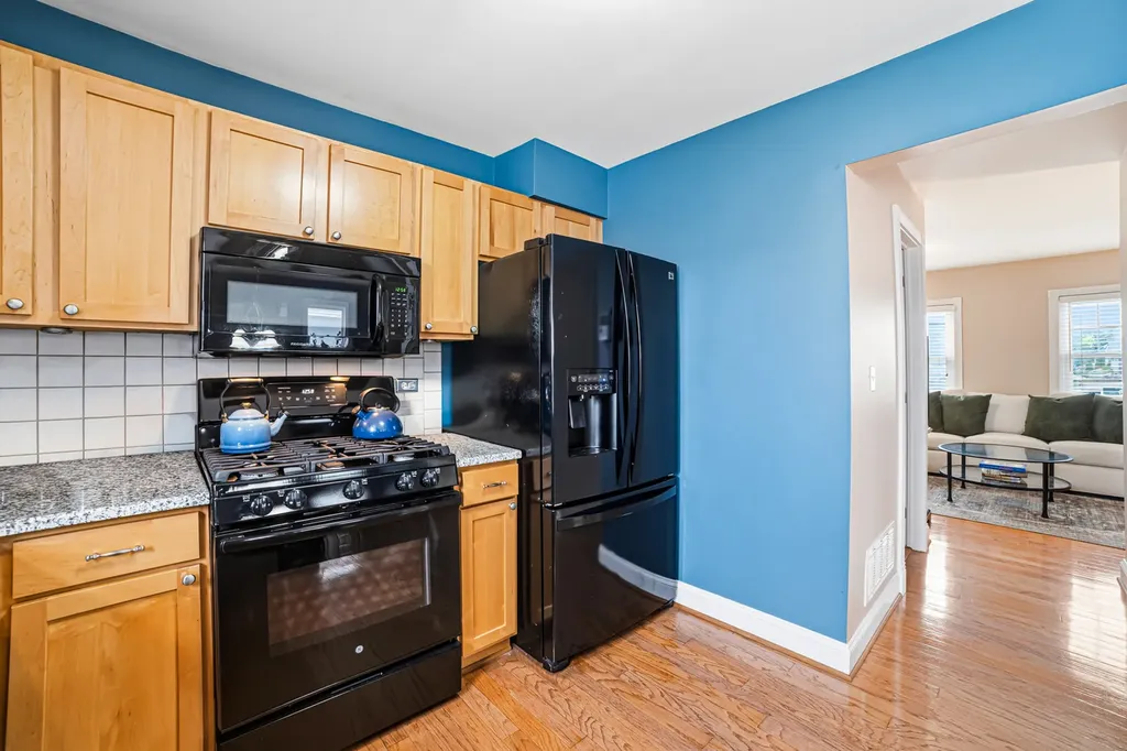 6216 West 60th Street Chicago IL 60638