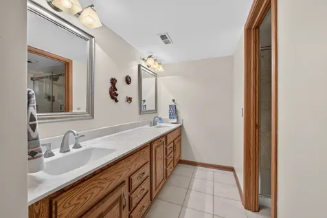 2005 Selkirk Court Inverness IL 60010