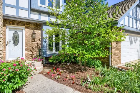 816 Paddock Lane Libertyville IL 60048