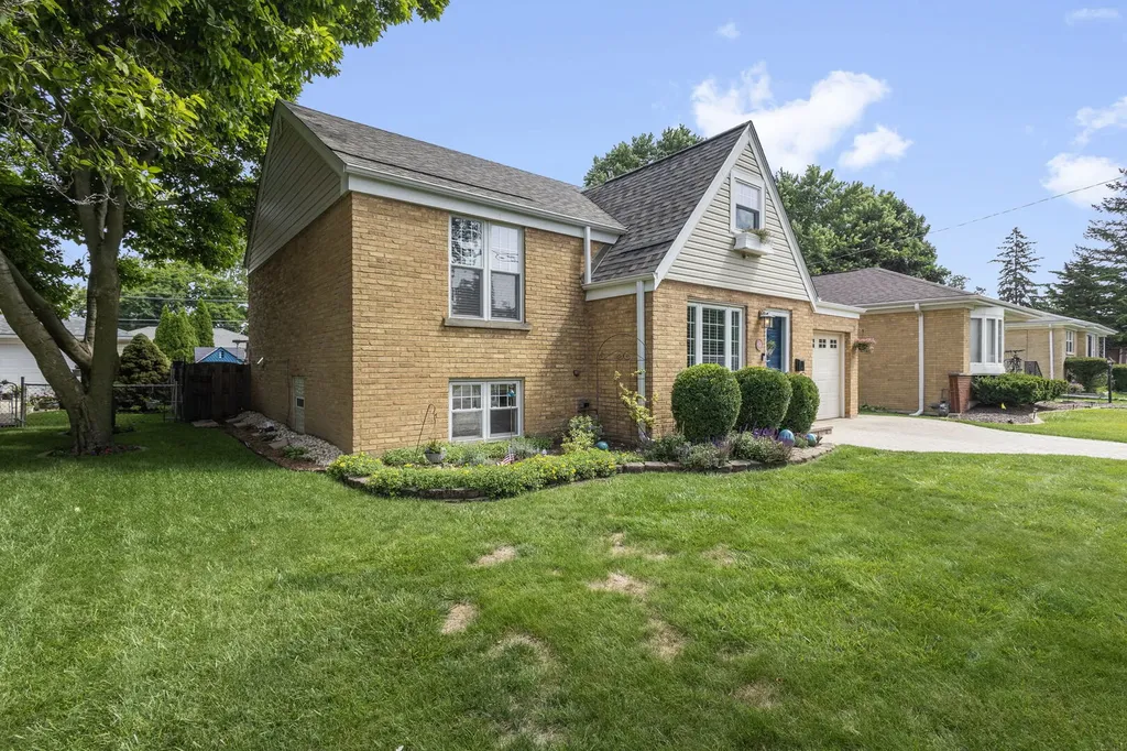 9024 30TH Street Brookfield IL 60513