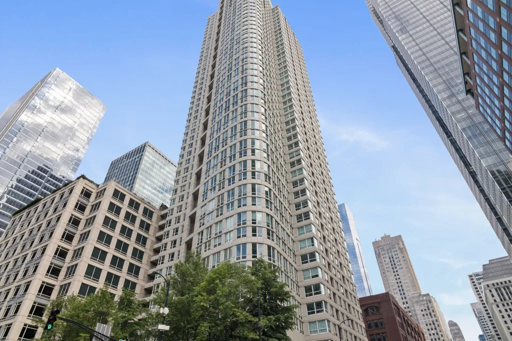 345 North La Salle Drive Chicago IL 60654