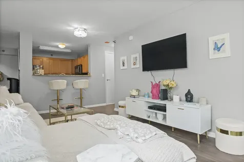 345 North La Salle Drive Chicago IL 60654