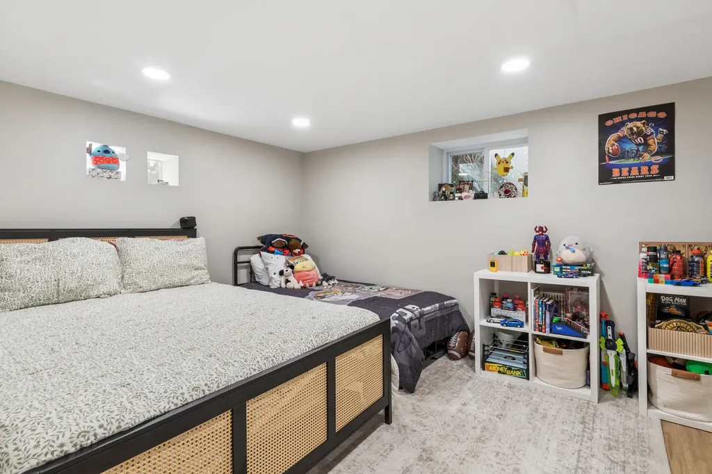 6150 West Thorndale Avenue Chicago IL 60646