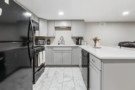 6150 West Thorndale Avenue Chicago IL 60646