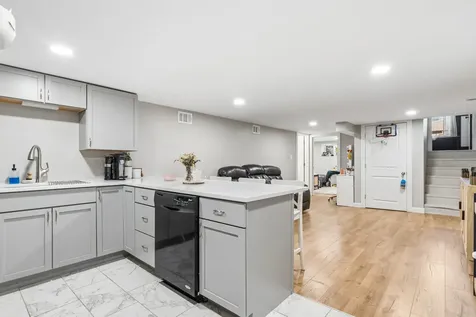 6150 West Thorndale Avenue Chicago IL 60646