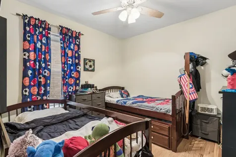 6150 West Thorndale Avenue Chicago IL 60646