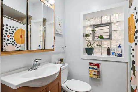 6150 West Thorndale Avenue Chicago IL 60646