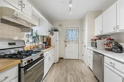 6150 West Thorndale Avenue Chicago IL 60646