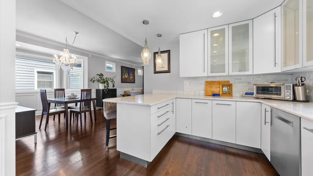 5818 West Byron Street Chicago IL 60634