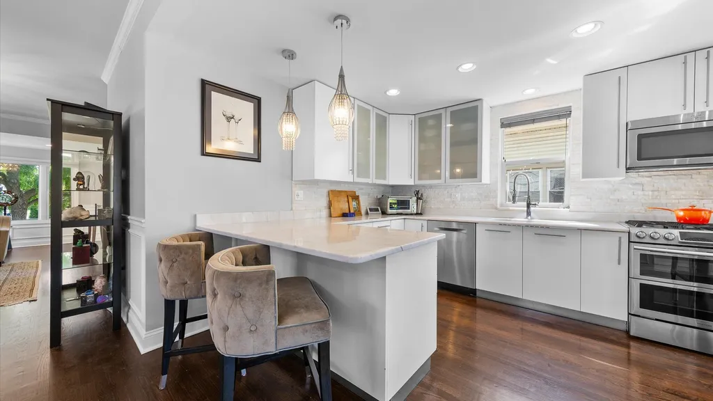 5818 West Byron Street Chicago IL 60634