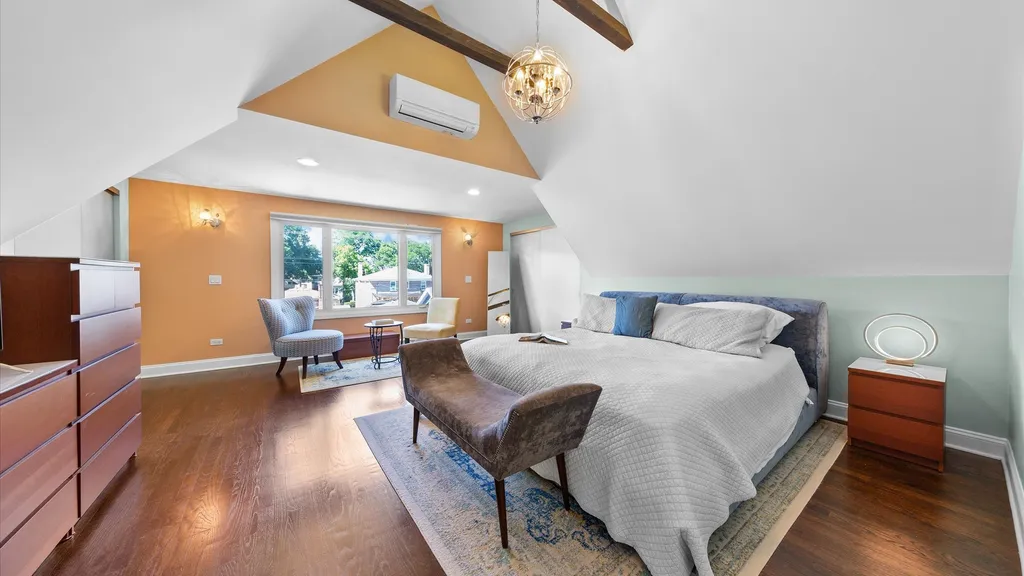5818 West Byron Street Chicago IL 60634