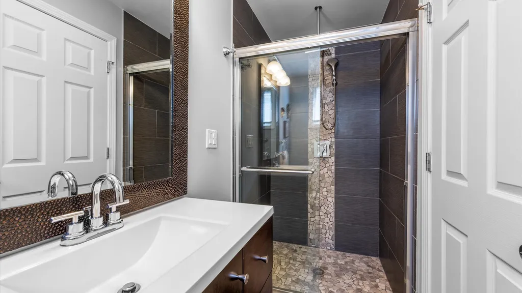 5818 West Byron Street Chicago IL 60634