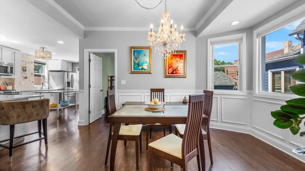 5818 West Byron Street Chicago IL 60634