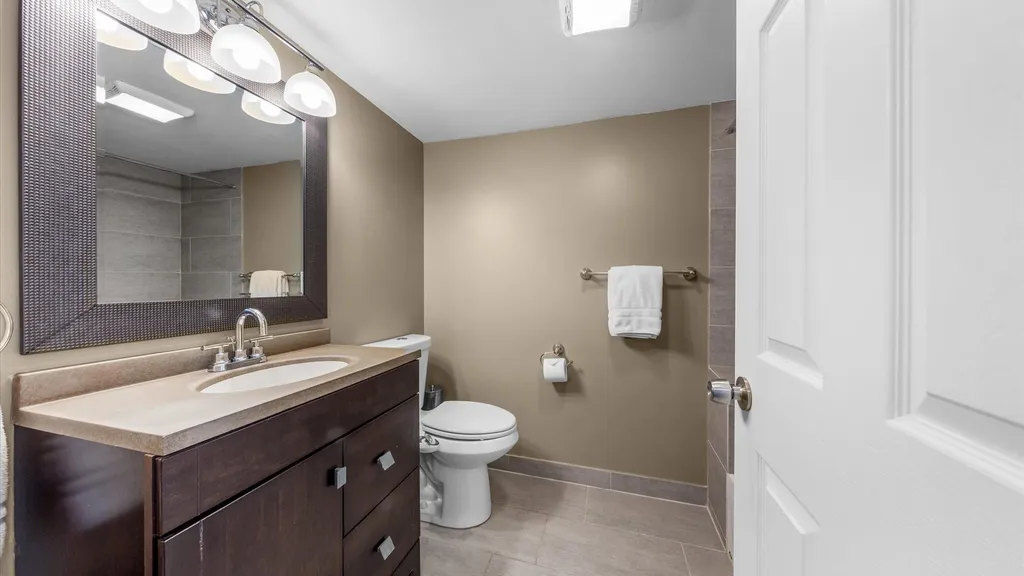 5818 West Byron Street Chicago IL 60634