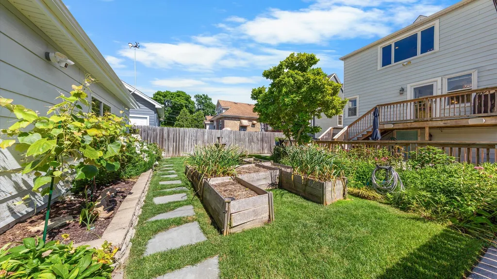 5818 West Byron Street Chicago IL 60634