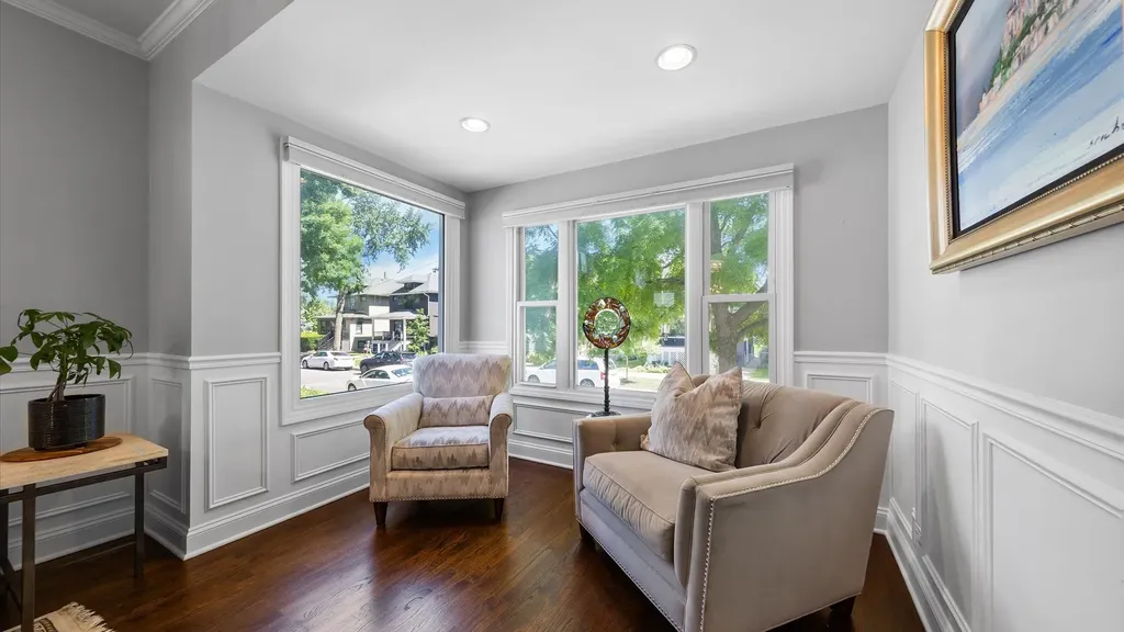 5818 West Byron Street Chicago IL 60634