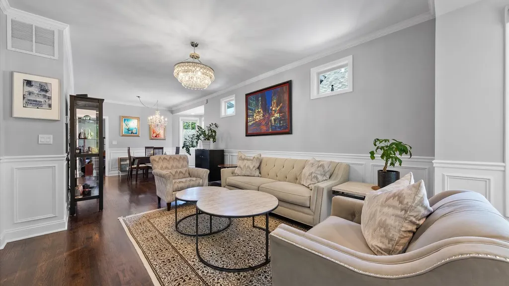 5818 West Byron Street Chicago IL 60634