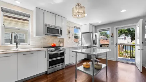 5818 West Byron Street Chicago IL 60634