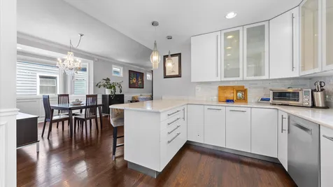 5818 West Byron Street Chicago IL 60634