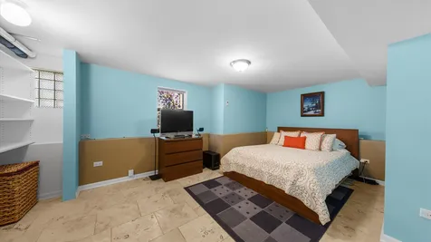 5818 West Byron Street Chicago IL 60634