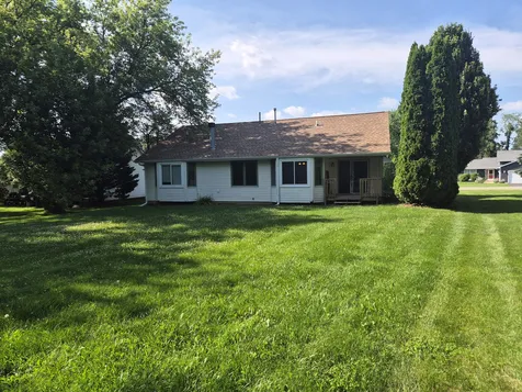 140 Lamplighter Poplar Grove IL 61065