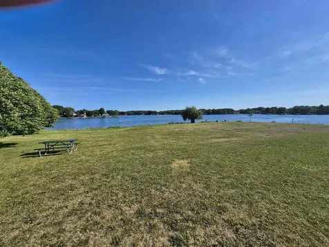 140 Lamplighter Poplar Grove IL 61065