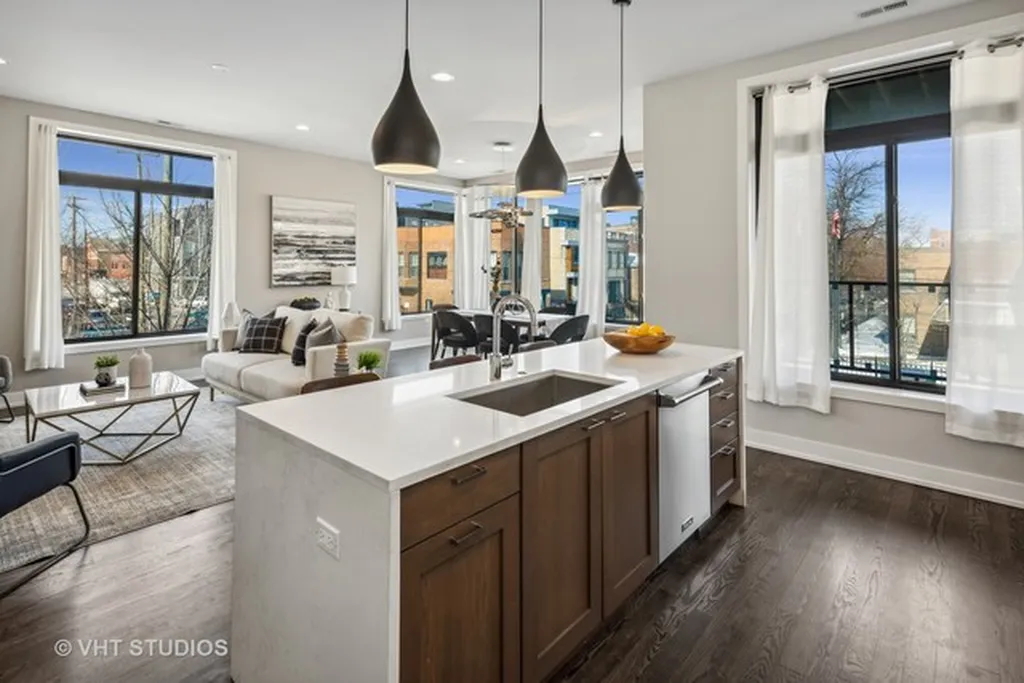 469 North Paulina Street Chicago IL 60622
