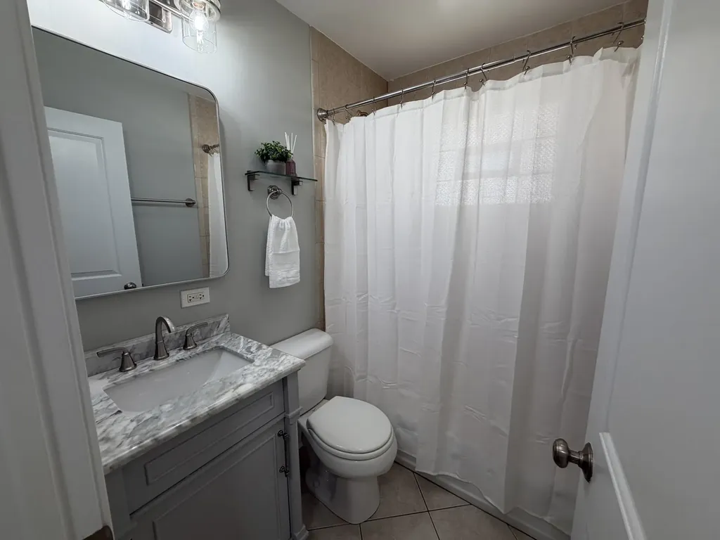 2204 Campbell Street Rolling Meadows IL 60008