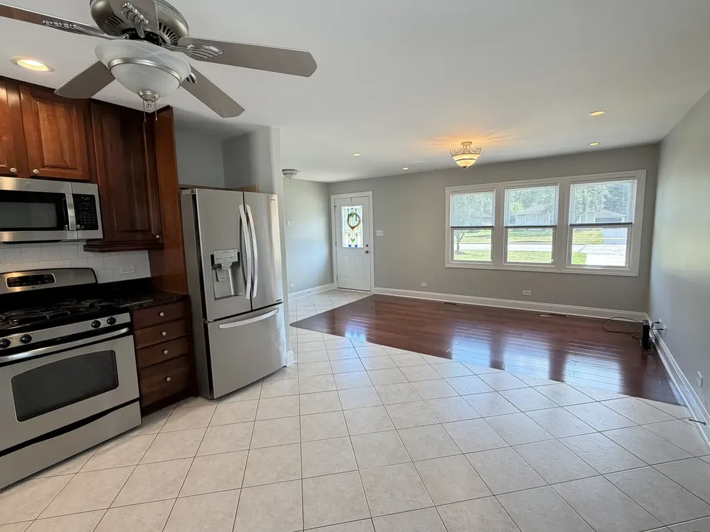 2204 Campbell Street Rolling Meadows IL 60008