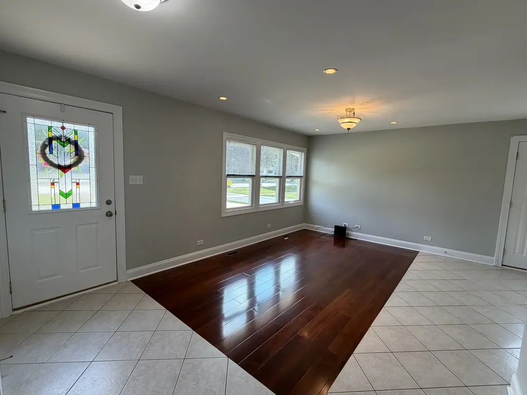 2204 Campbell Street Rolling Meadows IL 60008