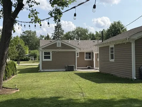 2204 Campbell Street Rolling Meadows IL 60008