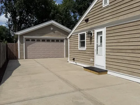 2204 Campbell Street Rolling Meadows IL 60008