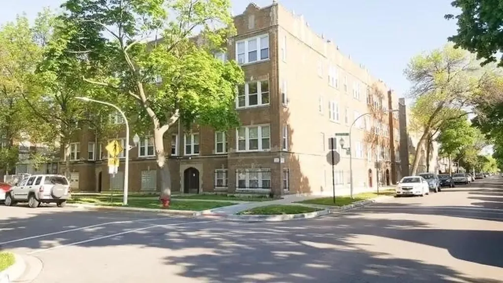 4306 West Shakespeare Avenue Chicago IL 60639