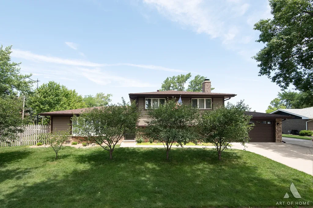 8140 West 91st Street Hickory Hills IL 60457