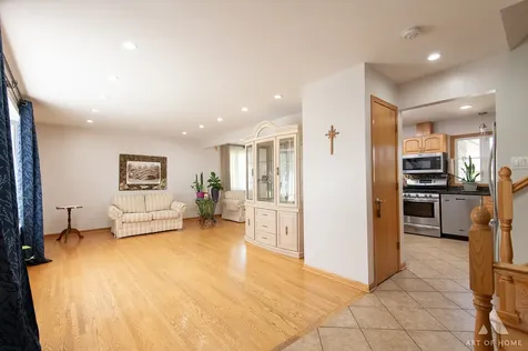 8140 West 91st Street Hickory Hills IL 60457