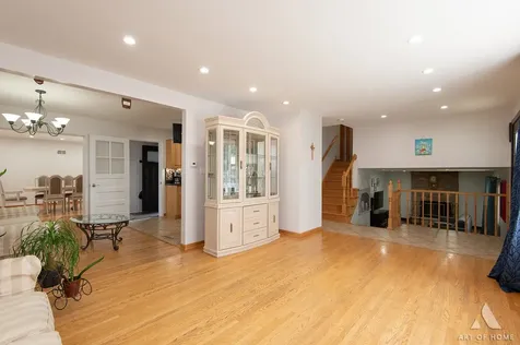 8140 West 91st Street Hickory Hills IL 60457