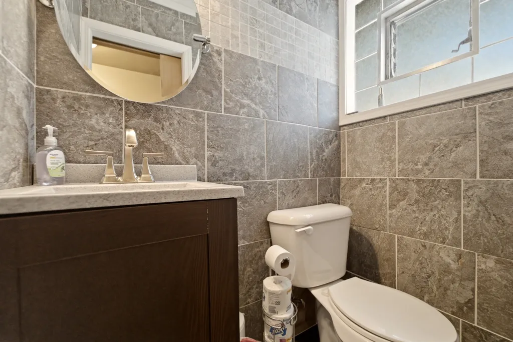 13227 South Escanaba Avenue Chicago IL 60633