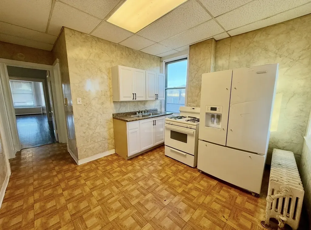 743 East 69th Place Chicago IL 60637
