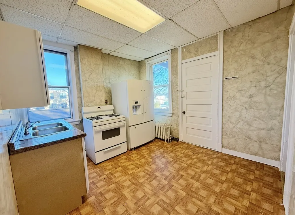 743 East 69th Place Chicago IL 60637