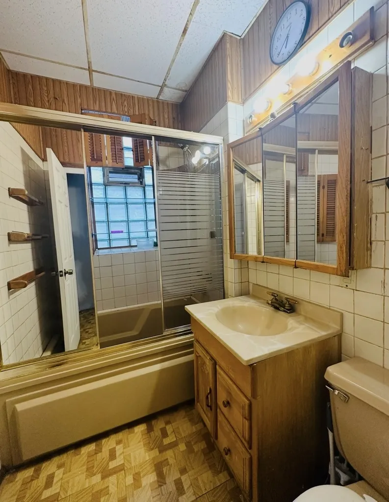 743 East 69th Place Chicago IL 60637