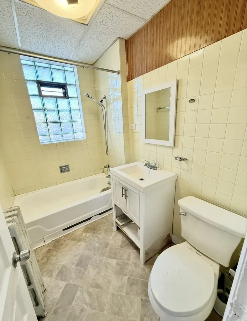 743 East 69th Place Chicago IL 60637