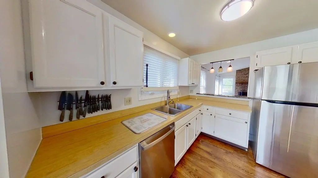 601 Topeka Court Carol Stream IL 60188