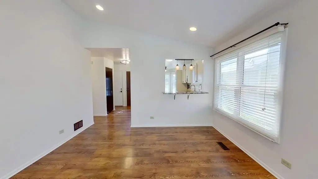 601 Topeka Court Carol Stream IL 60188