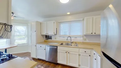 601 Topeka Court Carol Stream IL 60188