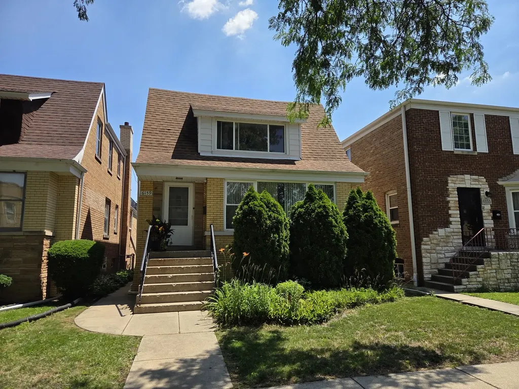 6159 North Meade Avenue Chicago IL 60646